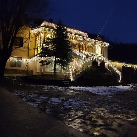 Panzio Anett Bed & Breakfast Pietroasa  Dış mekan fotoğraf