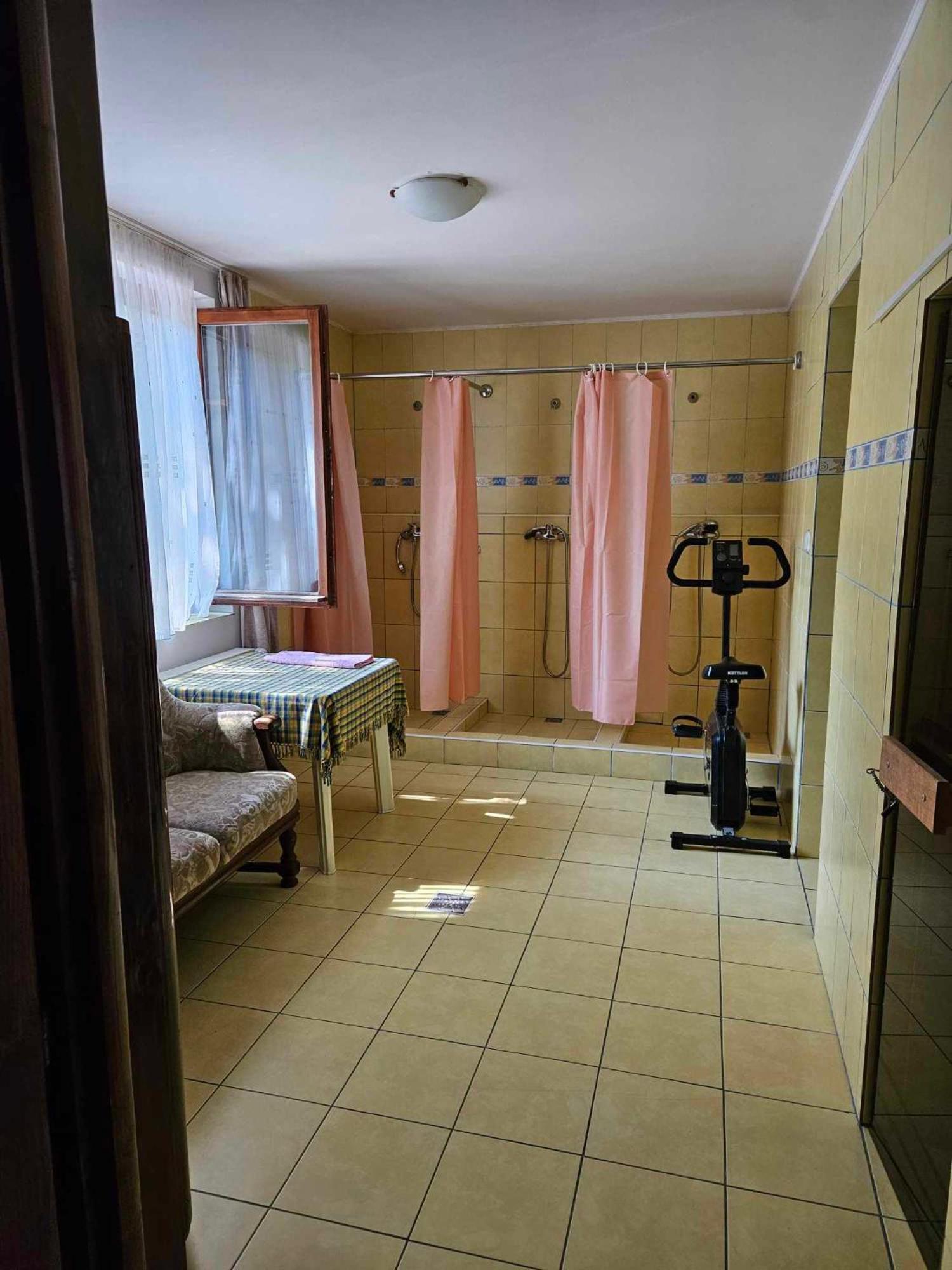 Panzio Anett Bed & Breakfast Pietroasa  Dış mekan fotoğraf