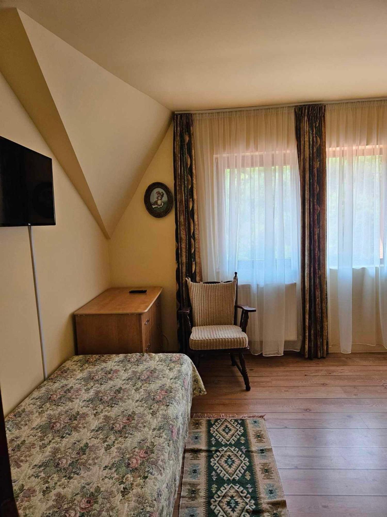 Panzio Anett Bed & Breakfast Pietroasa  Dış mekan fotoğraf