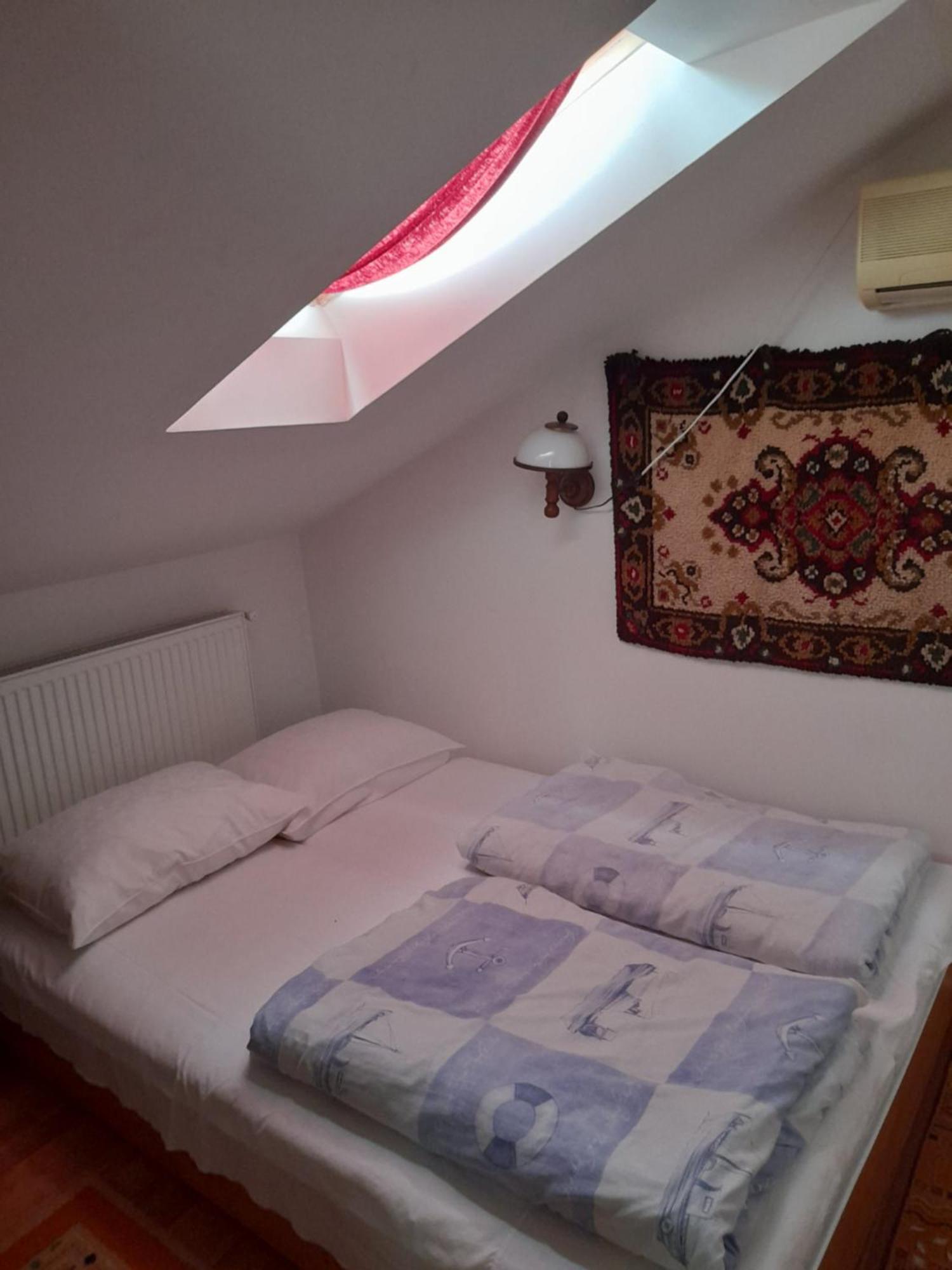 Panzio Anett Bed & Breakfast Pietroasa  Dış mekan fotoğraf