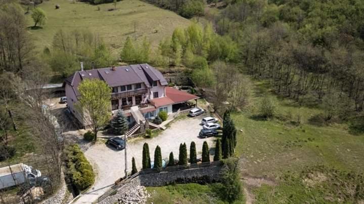 Panzio Anett Bed & Breakfast Pietroasa  Dış mekan fotoğraf